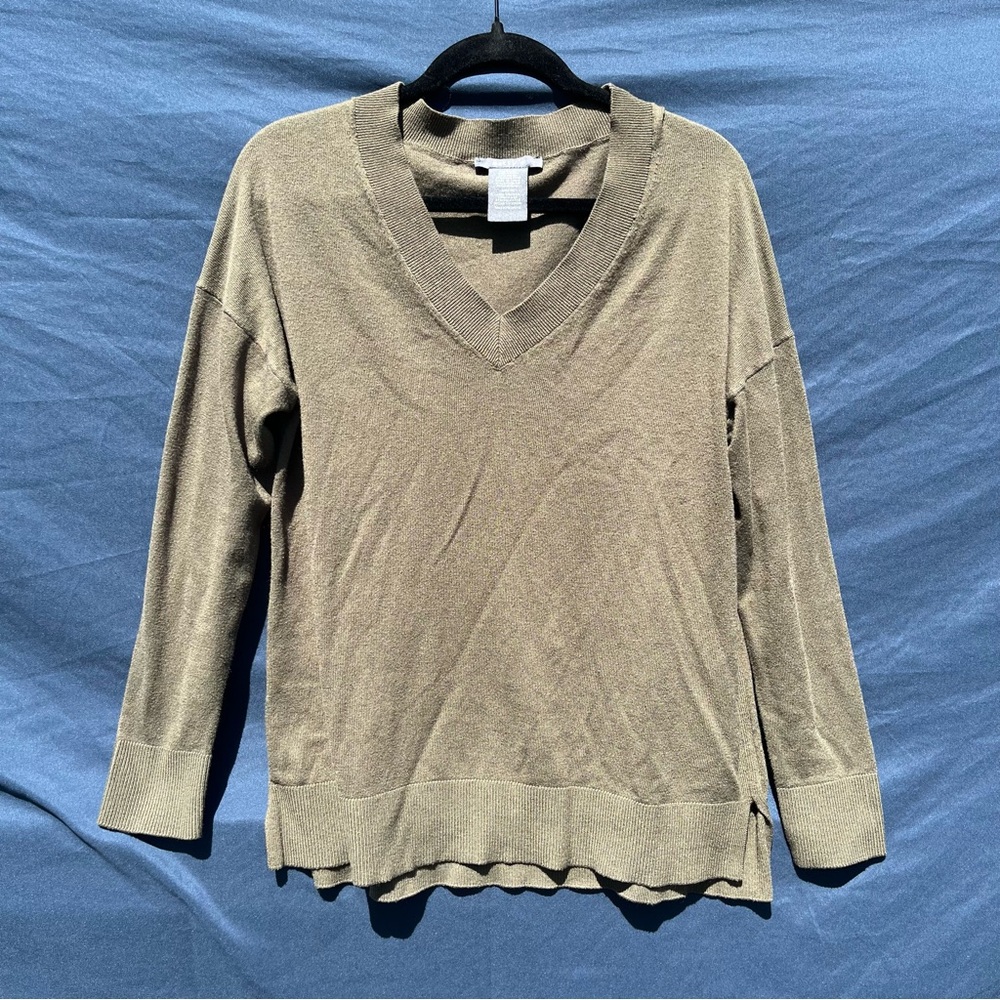 Medium Matty M forest green v neck long sleeve sweater